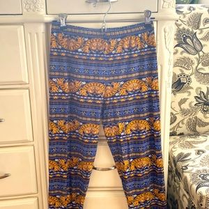 Super soft fun patterned leggings!